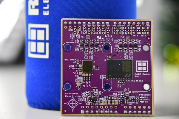 Neues Adapter Board RAB3 von Rutronik System Solutions für Radar-Anwendungen zur Abstandsmessung und Personenerkennung